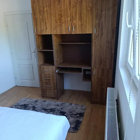 Apartment Garfield Family 1